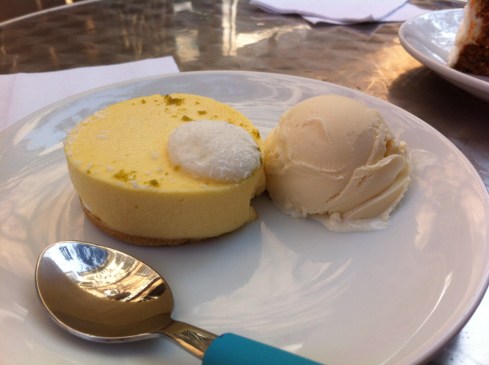 mousse de piña colada y coco