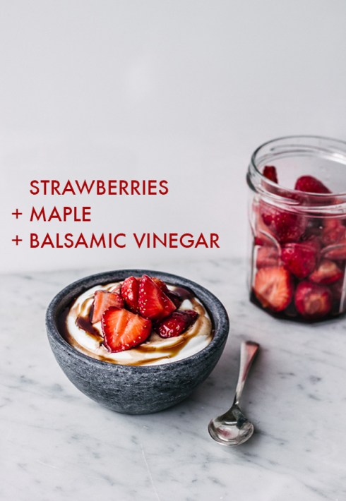yogurt y frutillas y balsamico