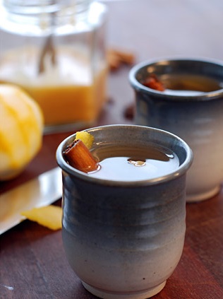 cardamom spiced mulled white wine
